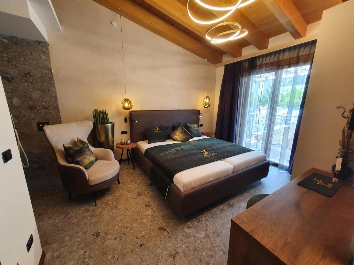 Sibenbras Natural Aparthotel リモーネ・スル・ガルダ エクステリア 写真